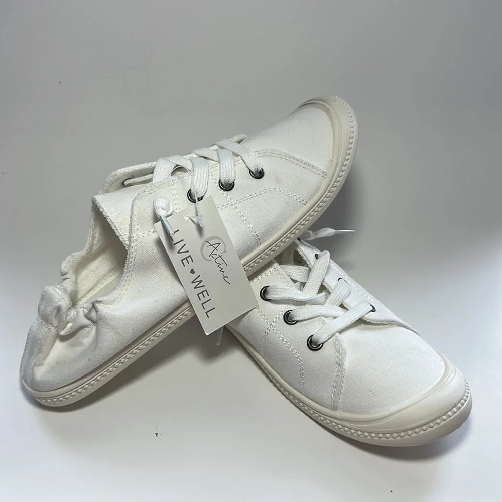 Active‎ Live Well Womens White Canvas Slip On Scrunch Heel Sneakers Size 10 NEW